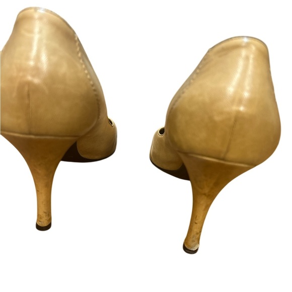 Sergio Rossi Made in Italy Leather Heels Sz 41 | Beige Pointed Toe - Picture 4 of 8